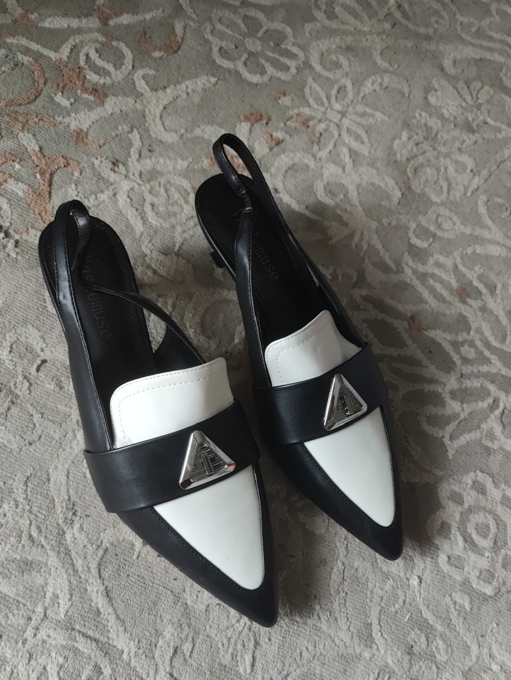 Vaslemuse Black & White Pointed Slingback Pumps with Silver Accent